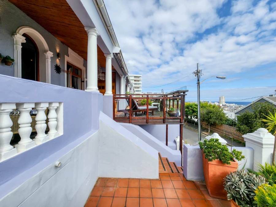 3 Bedroom Property for Sale in Sea Point Western Cape